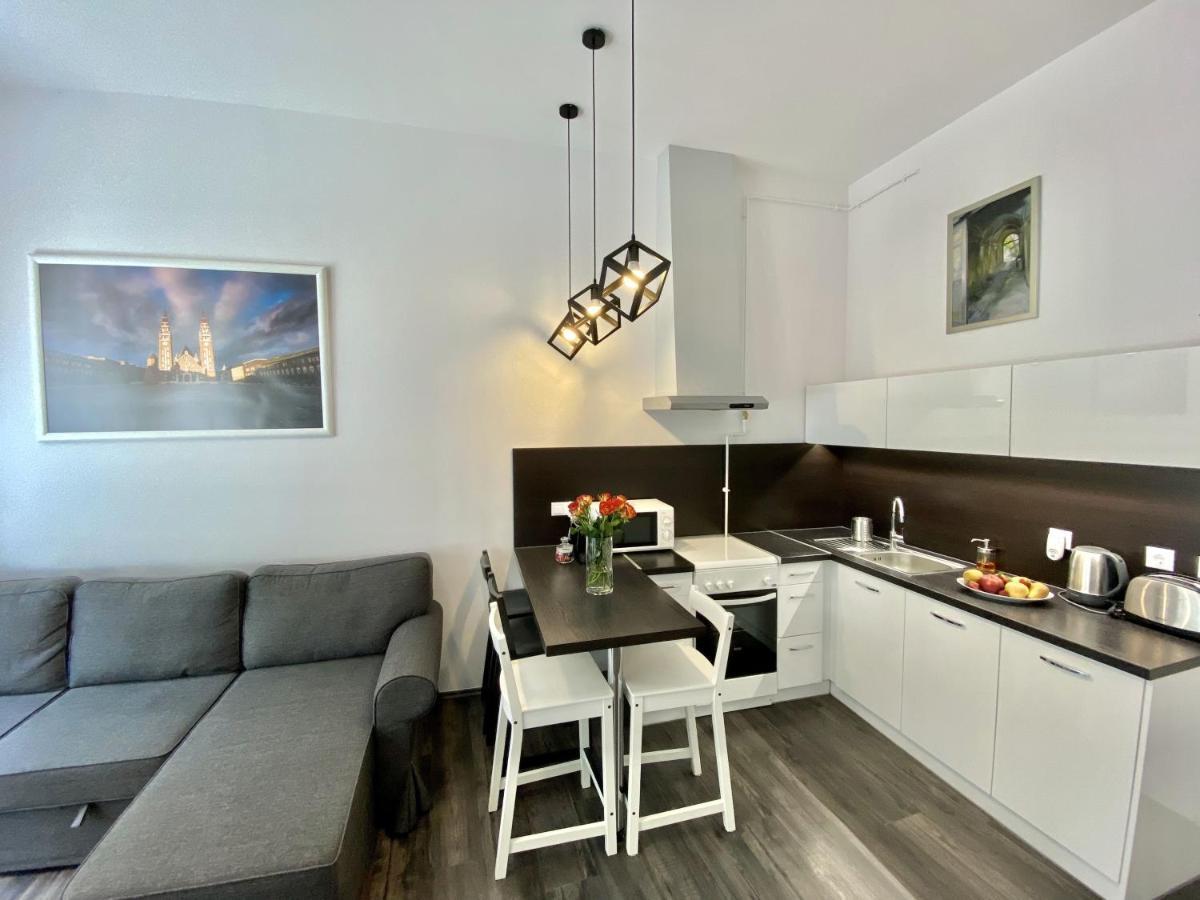 Art Apartment Szegedin Exterior foto