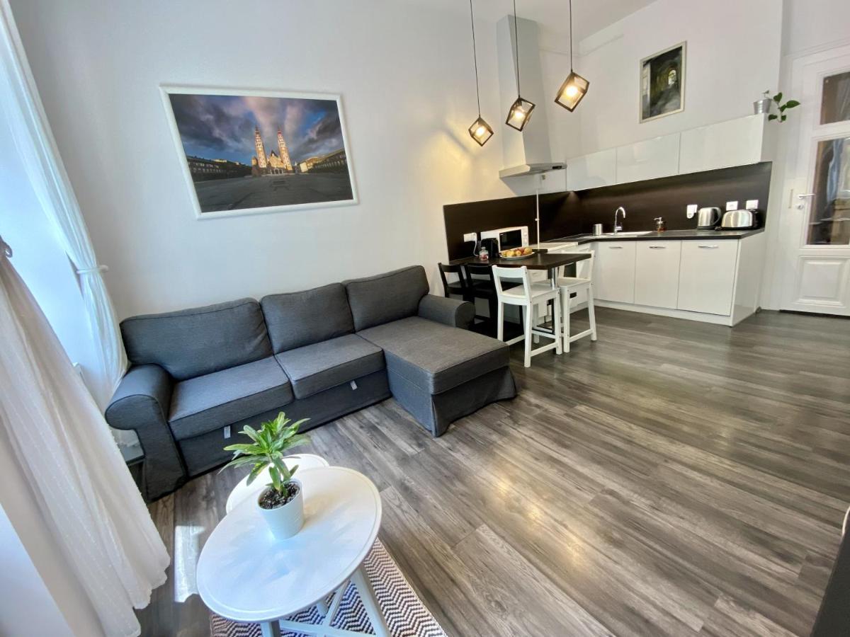 Art Apartment Szegedin Exterior foto