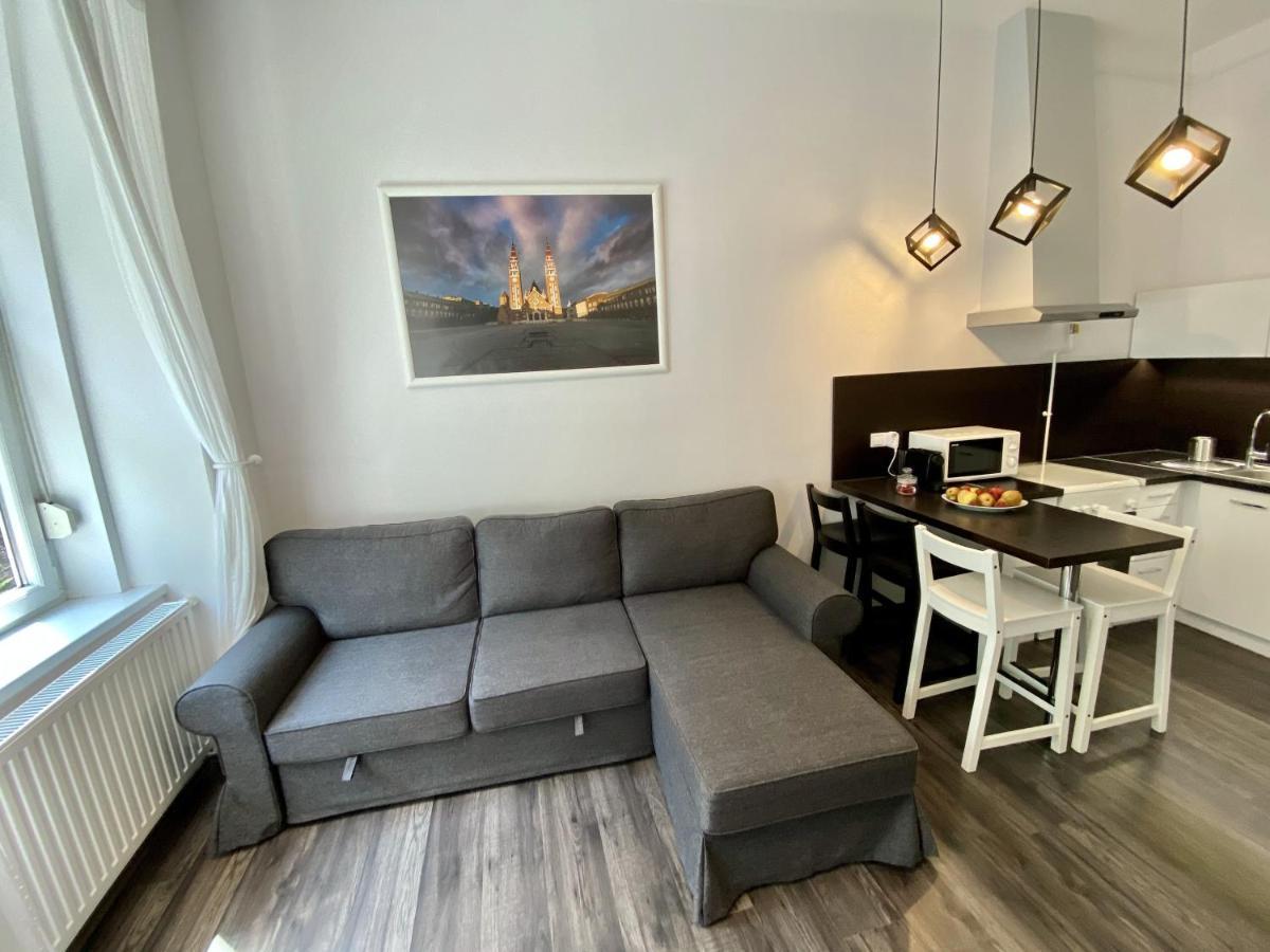 Art Apartment Szegedin Exterior foto