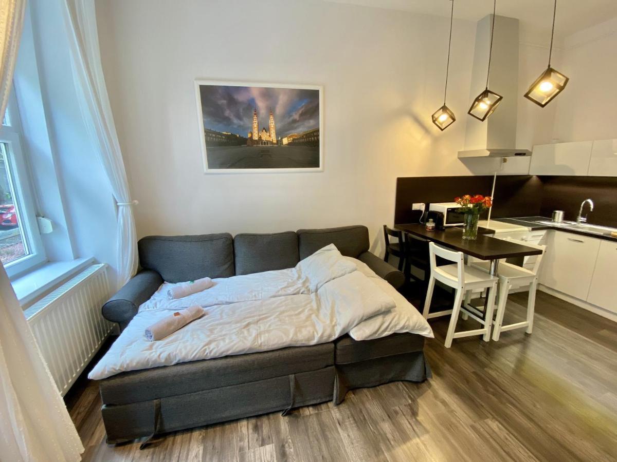 Art Apartment Szegedin Exterior foto